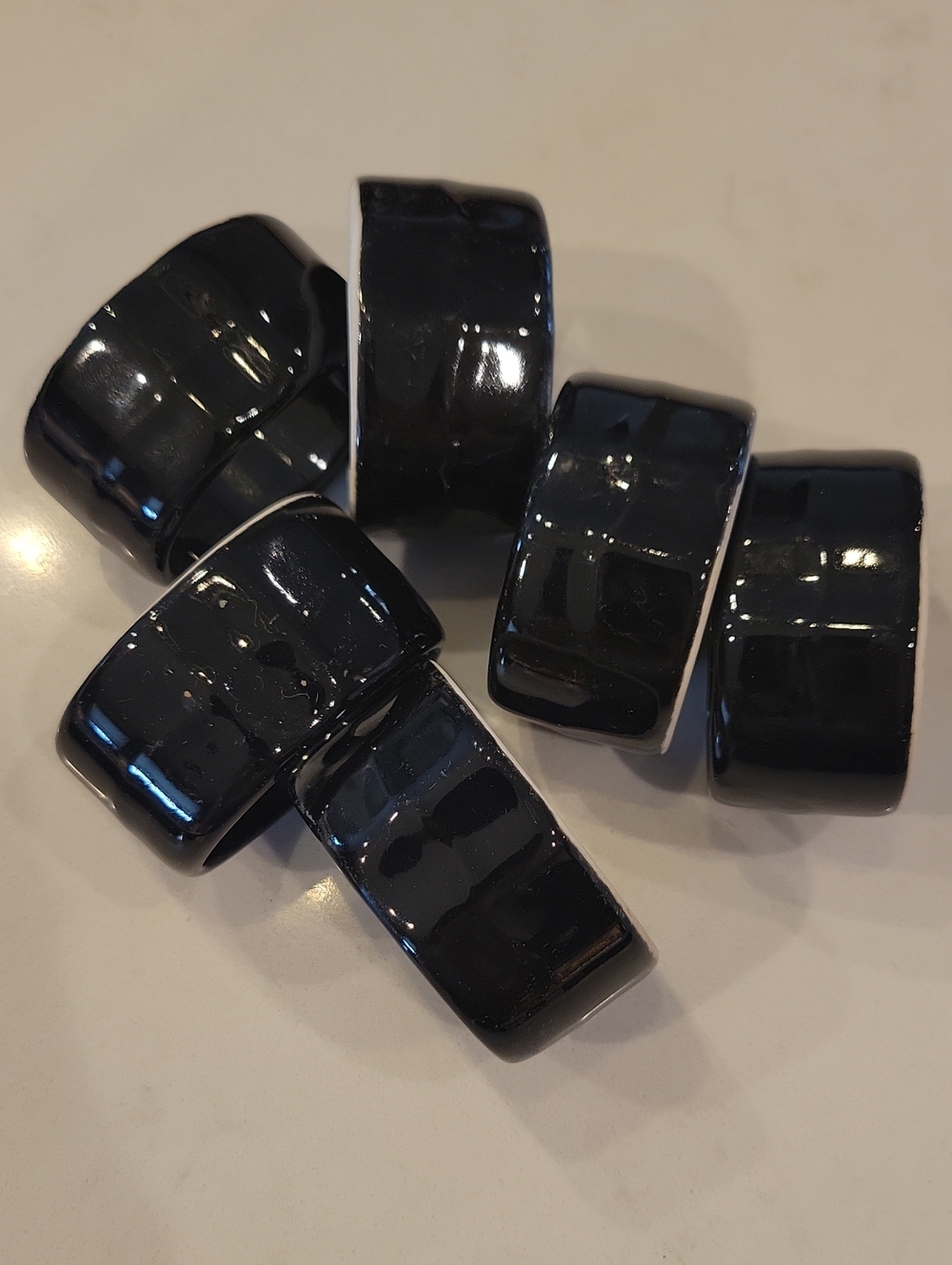 Pier 1 Imports Like New Black Ceramic  Napkin Rings